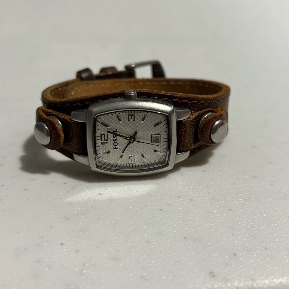 Fossil Quartz Analog Women’s Watch Silver Tone Genuine Leather New Battery - Picture 6 of 8